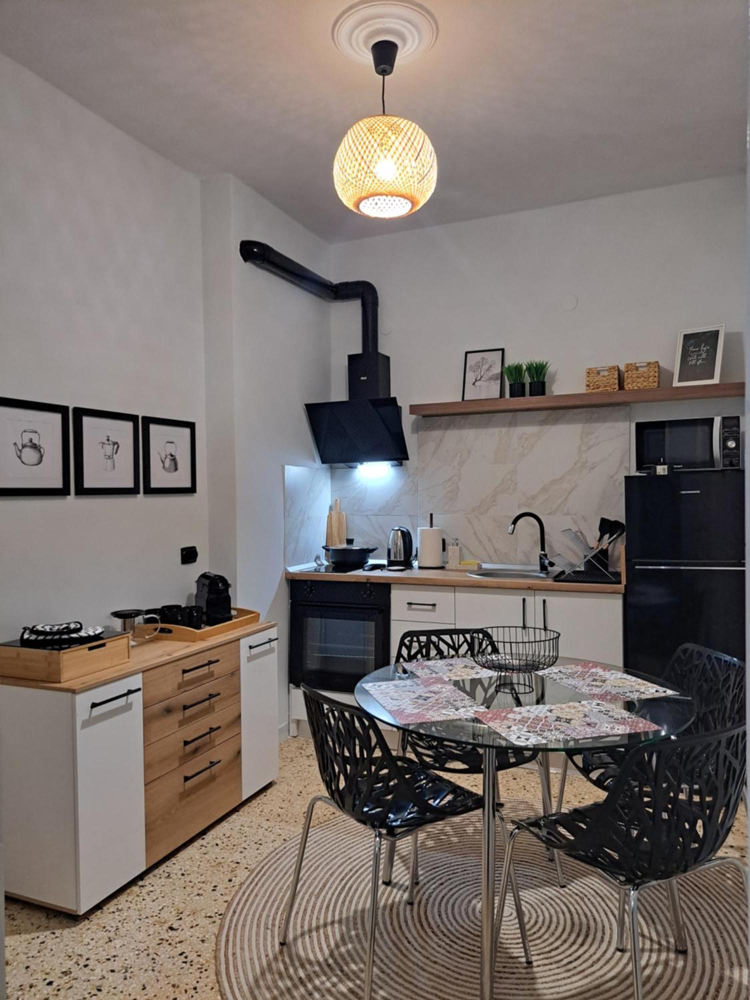 Stylish City Center Apartment Sérres Eksteriør bilde