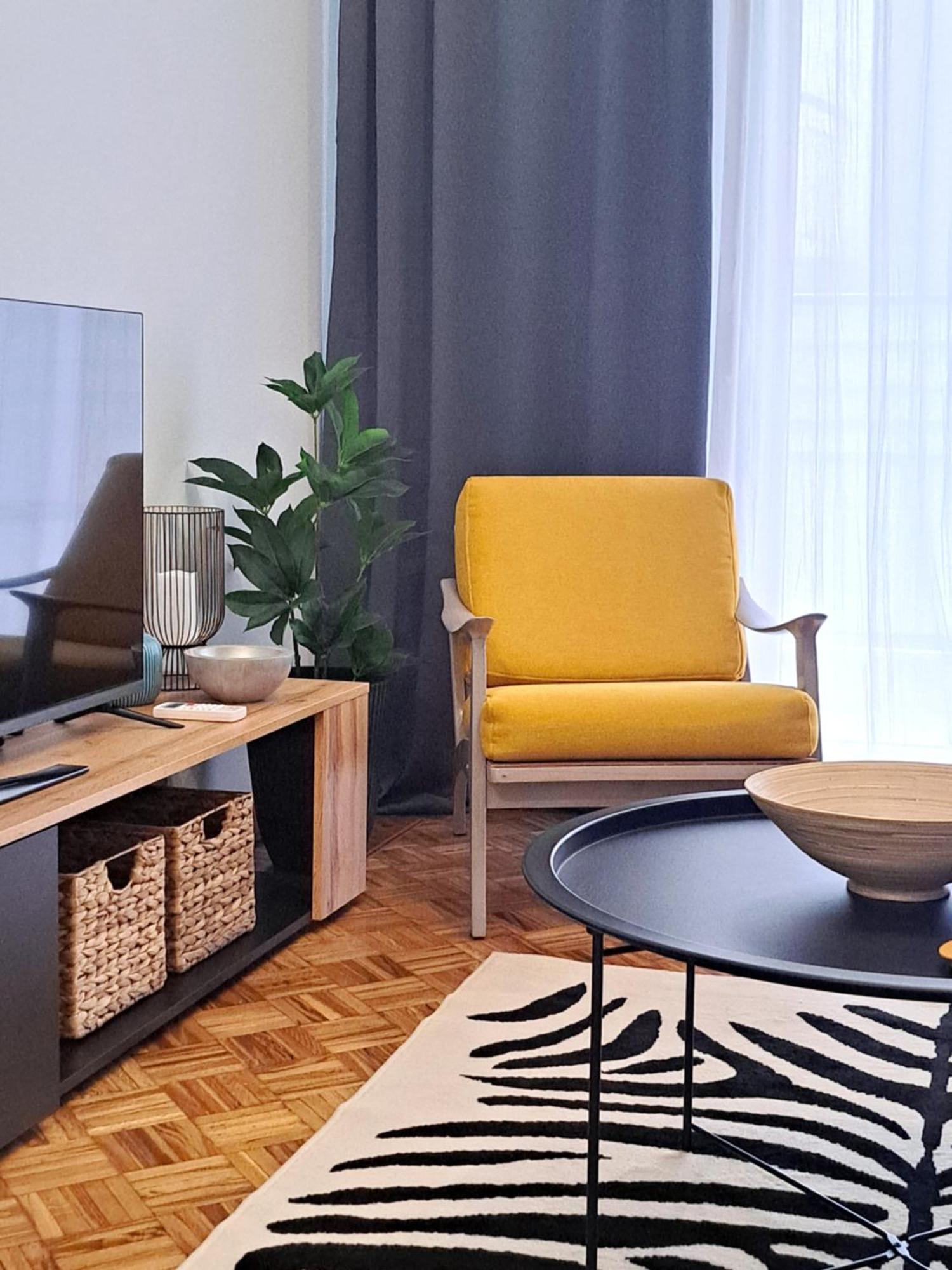 Stylish City Center Apartment Sérres Eksteriør bilde