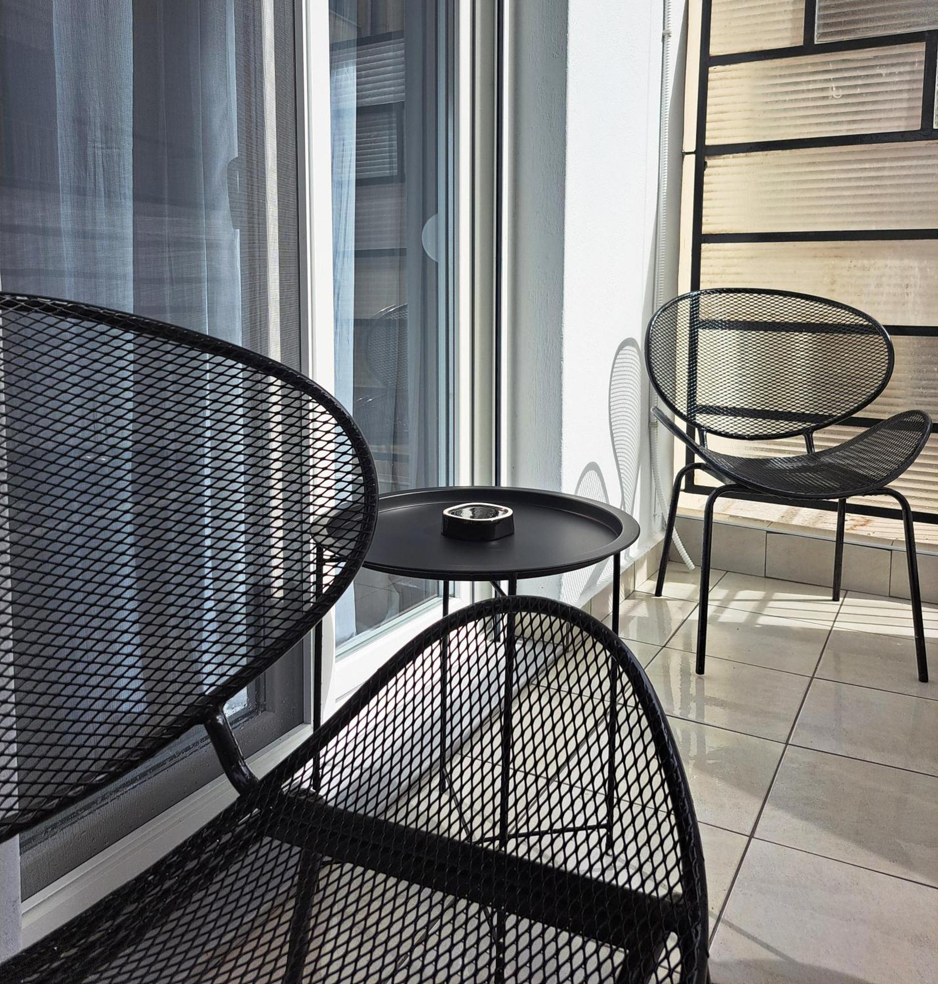 Stylish City Center Apartment Sérres Eksteriør bilde