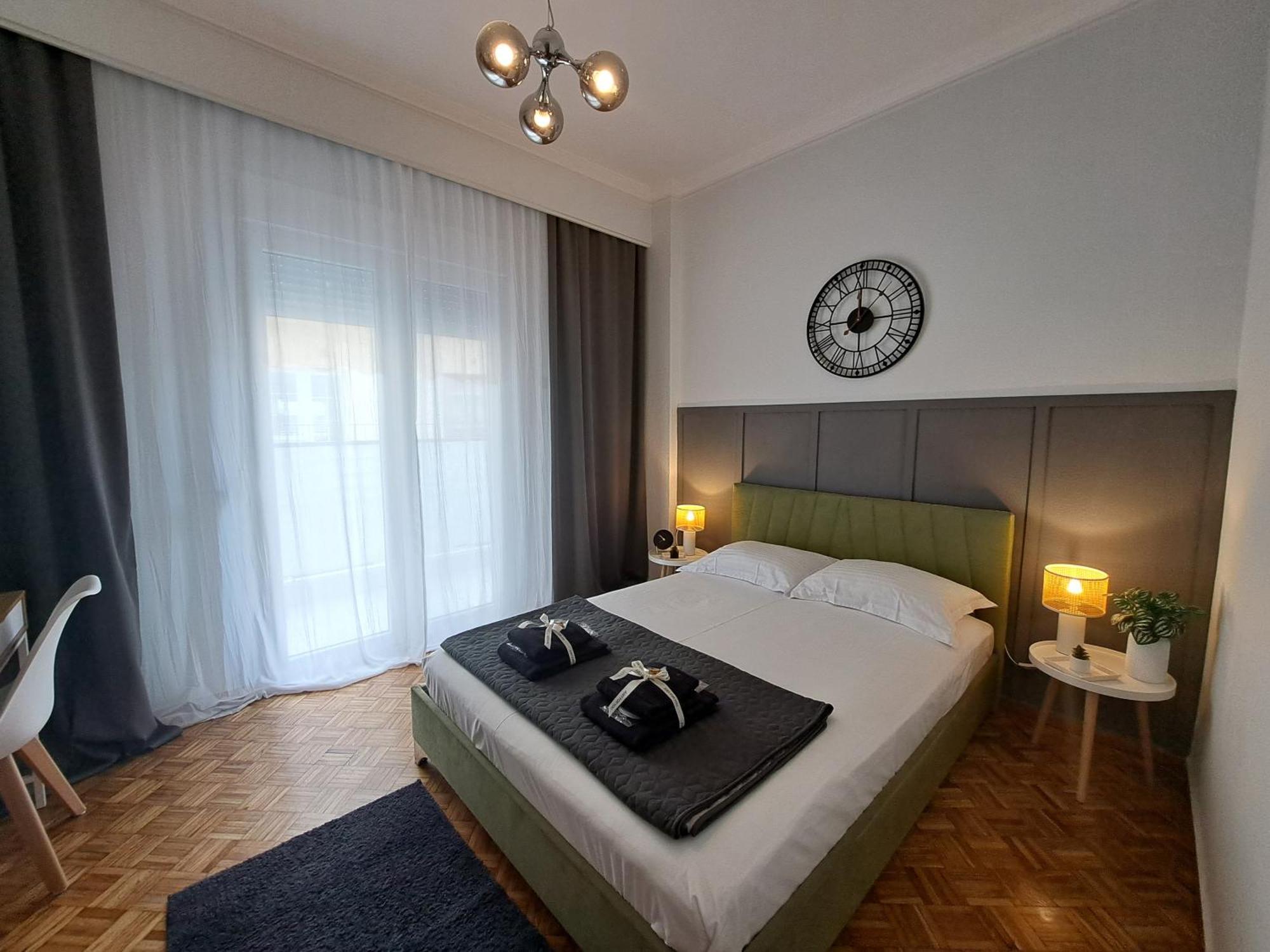 Stylish City Center Apartment Sérres Eksteriør bilde