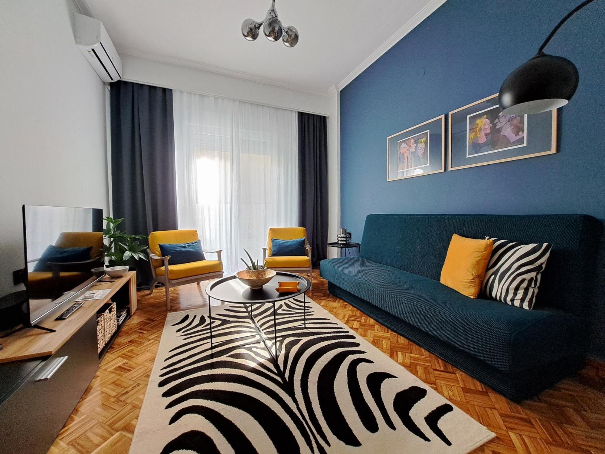 Stylish City Center Apartment Sérres Eksteriør bilde